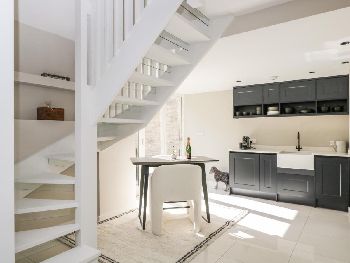 The Hayloft Villa Tetbury Bagian luar foto